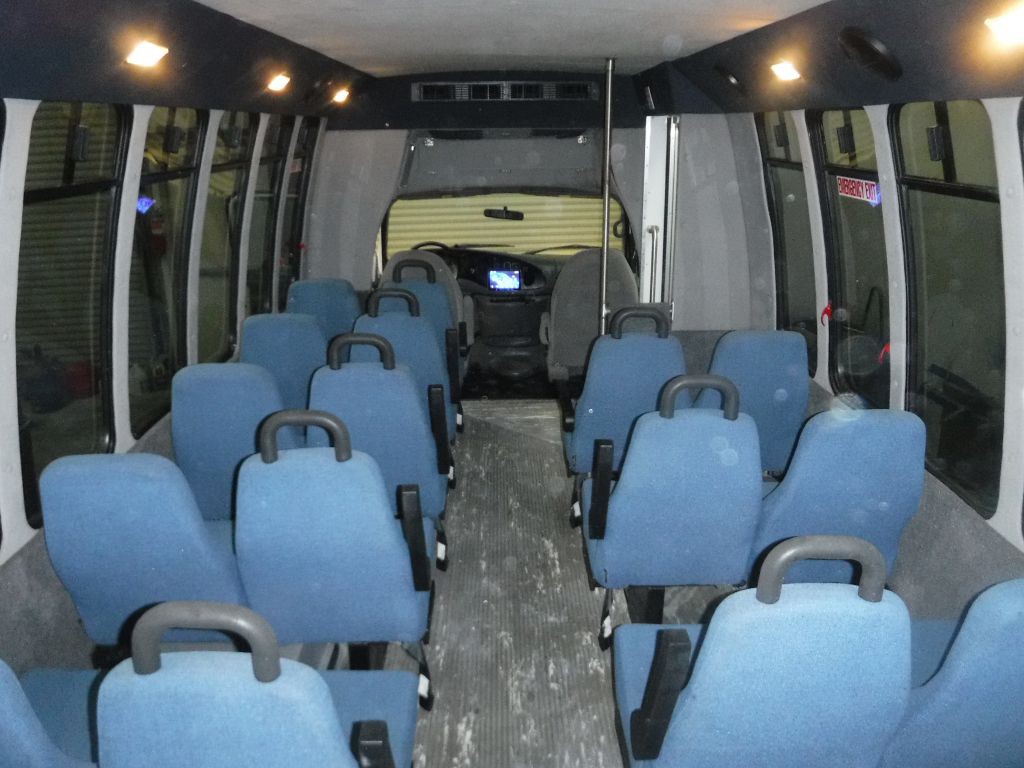 2001 Ford Econoline Image 55