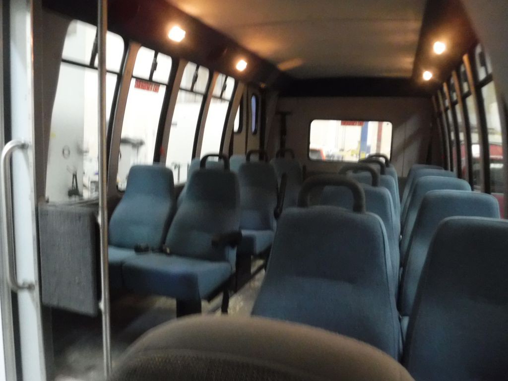 2001 Ford Econoline Image 59