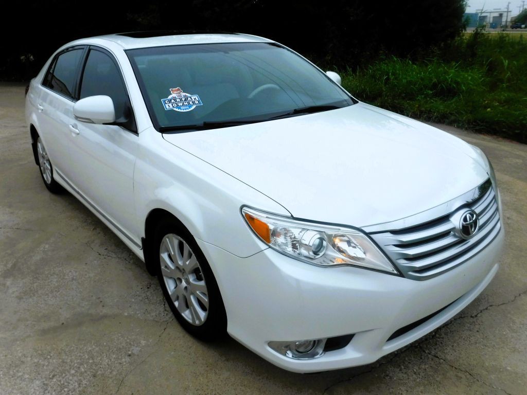 2012 Toyota Avalon Image 2