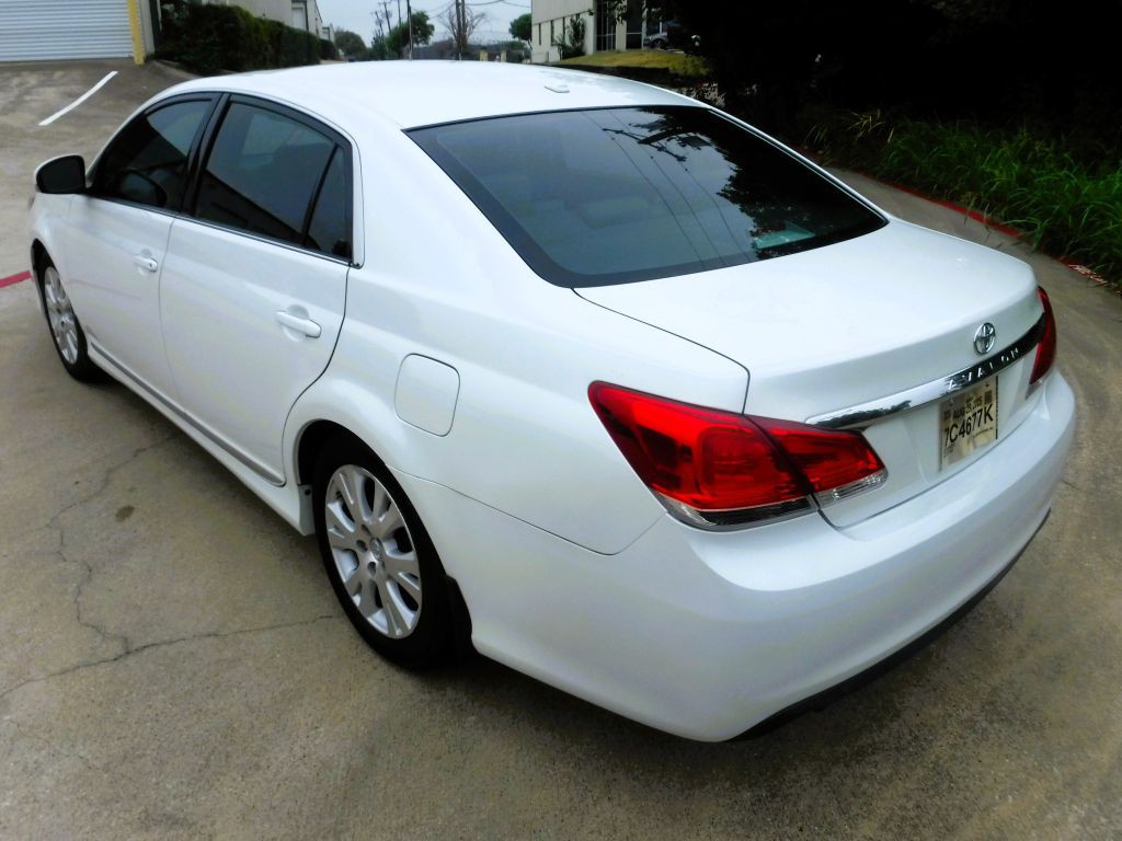 2012 Toyota Avalon Image 12