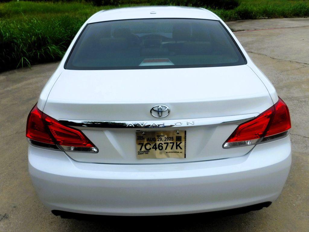 2012 Toyota Avalon Image 16