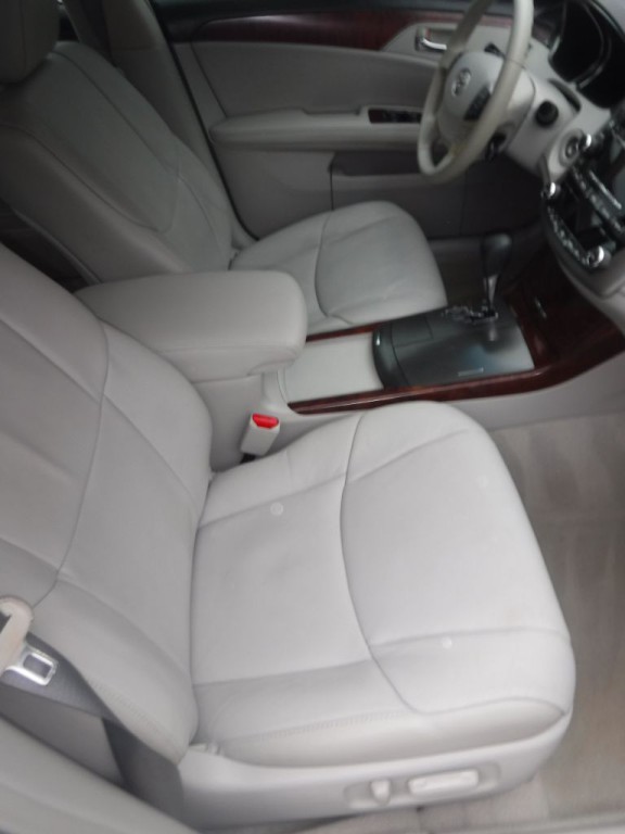 2012 Toyota Avalon Image 26