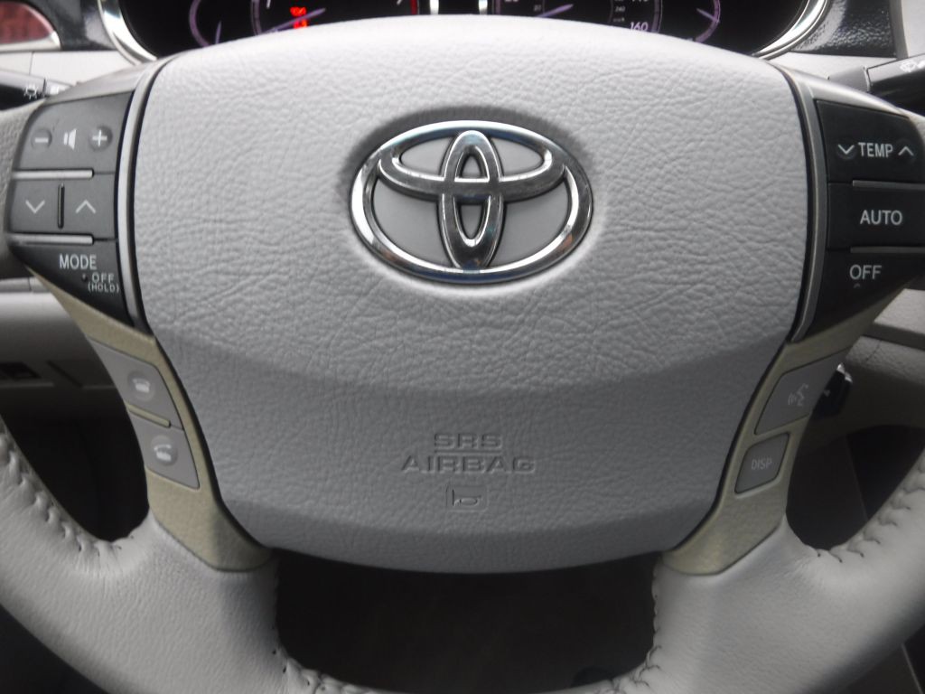 2012 Toyota Avalon Image 42