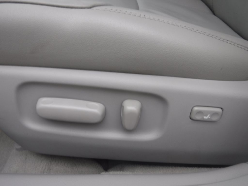 2012 Toyota Avalon Image 45