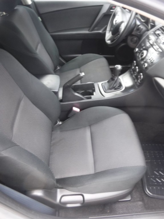 2013 Mazda Mazda3 Image 24