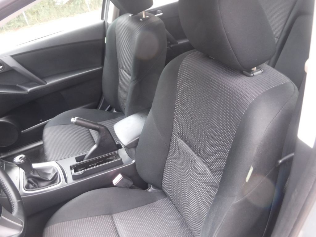 2013 Mazda Mazda3 Image 25