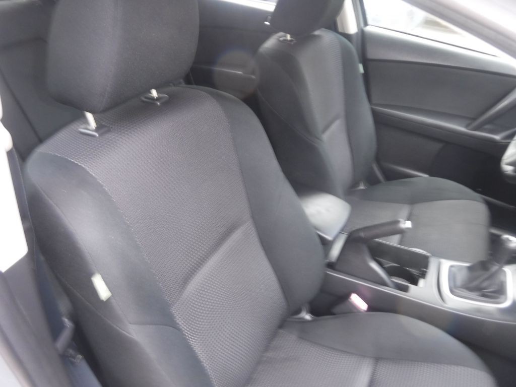 2013 Mazda Mazda3 Image 26