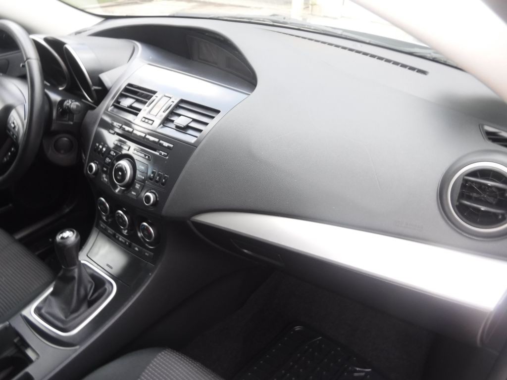 2013 Mazda Mazda3 Image 28