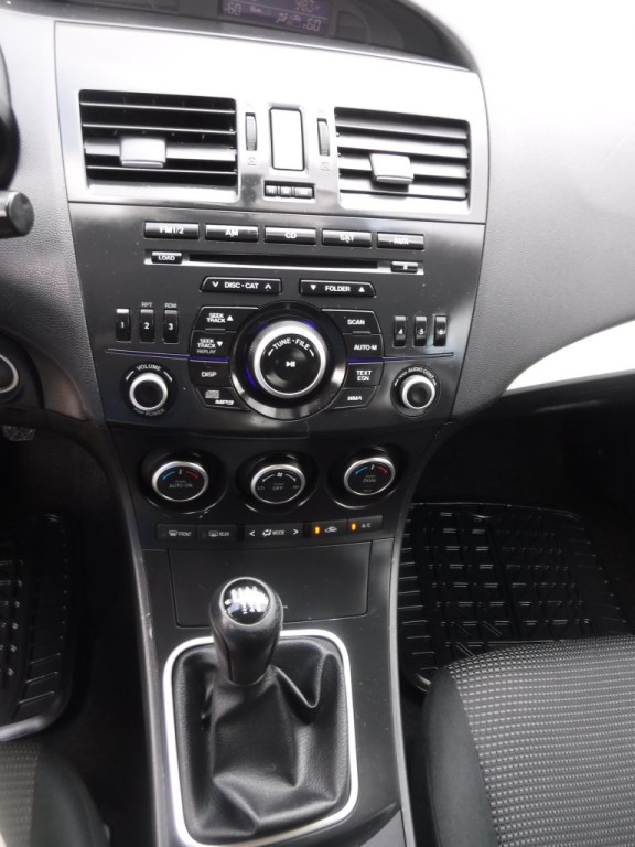 2013 Mazda Mazda3 Image 34