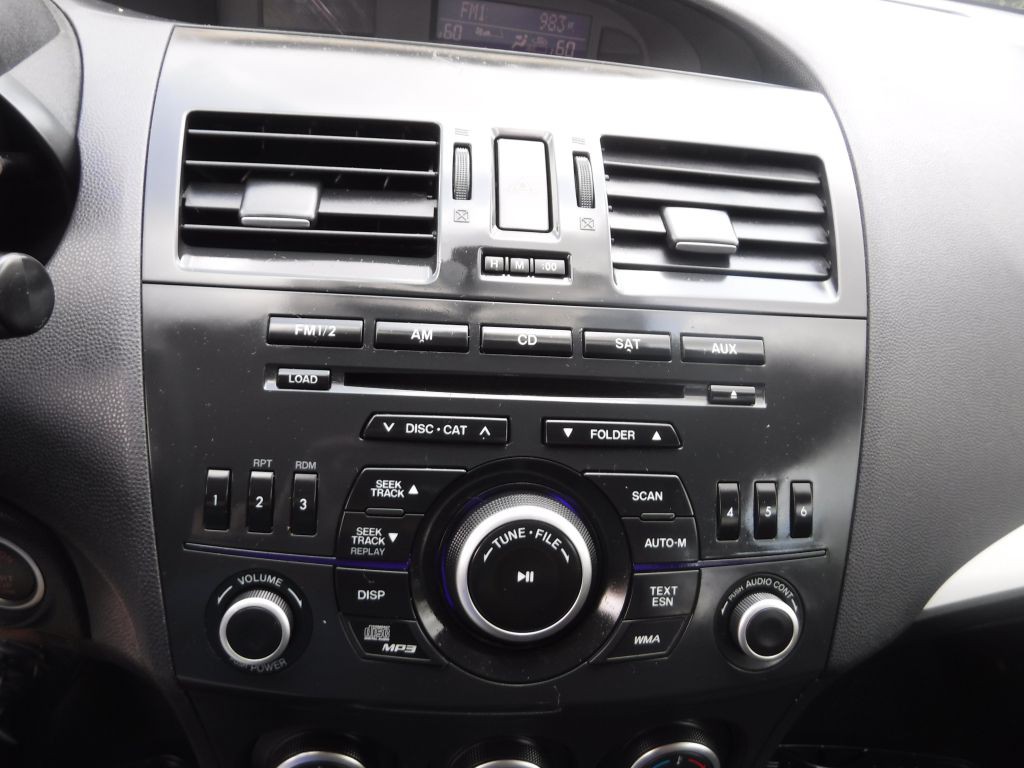 2013 Mazda Mazda3 Image 35