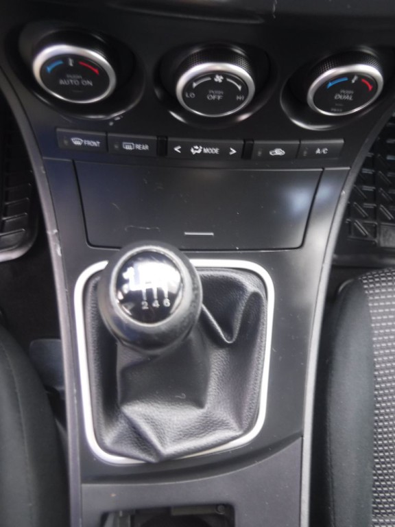 2013 Mazda Mazda3 Image 40