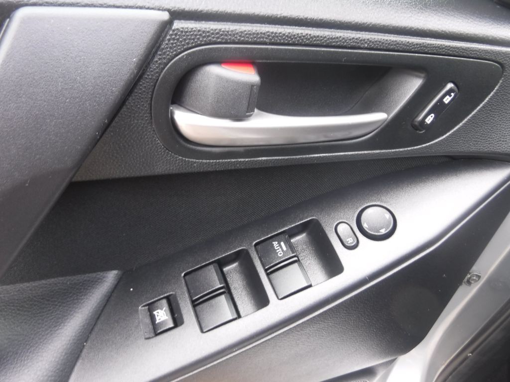 2013 Mazda Mazda3 Image 42