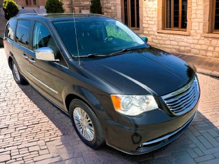 Image for 2011 Chrysler Town & Country Limited ID: 6809614