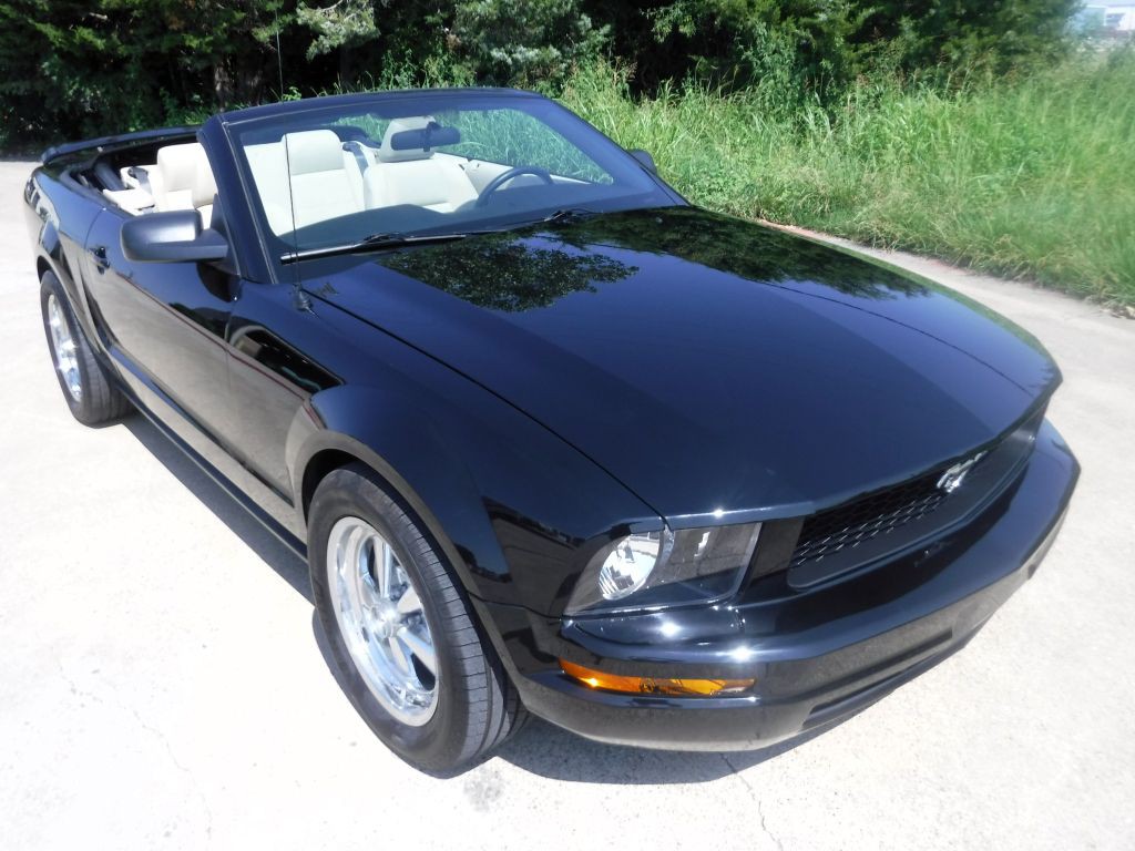 2008 Ford Mustang Image 3