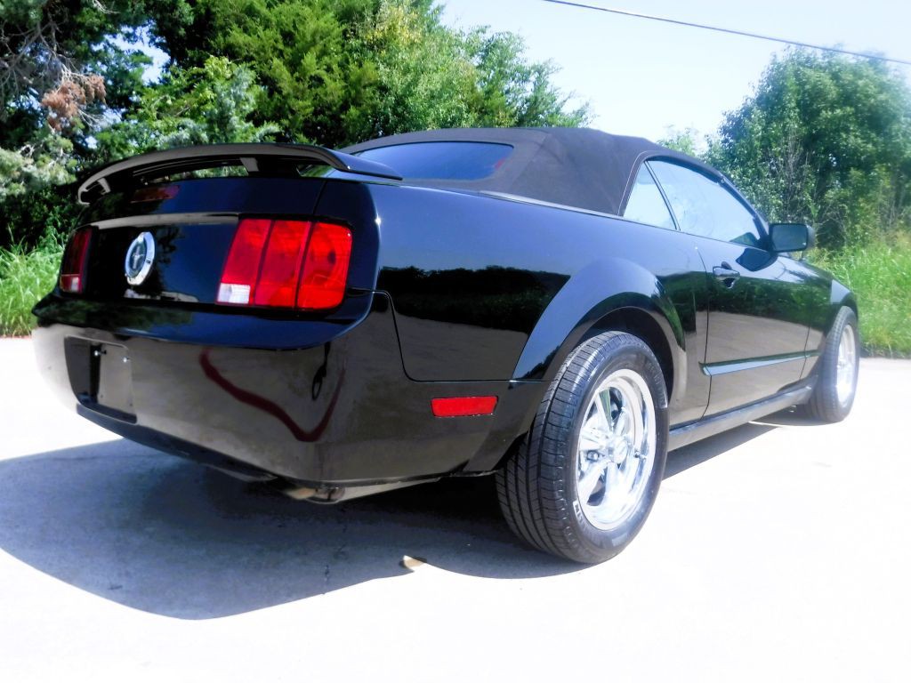 2008 Ford Mustang Image 8