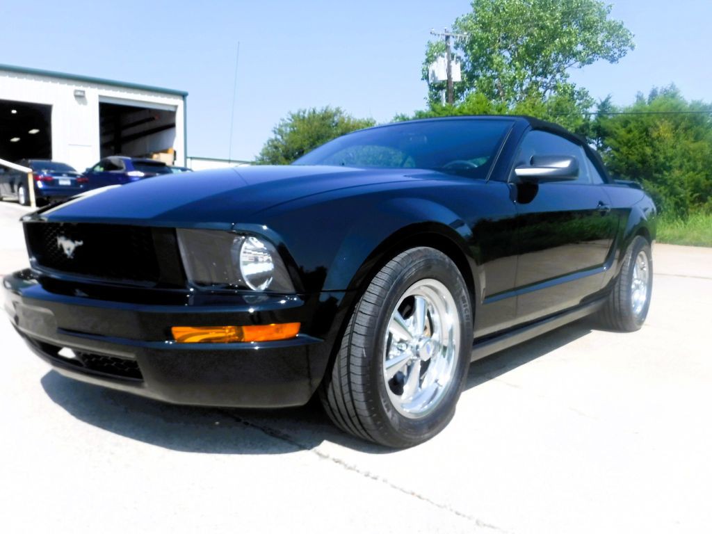 2008 Ford Mustang Image 10