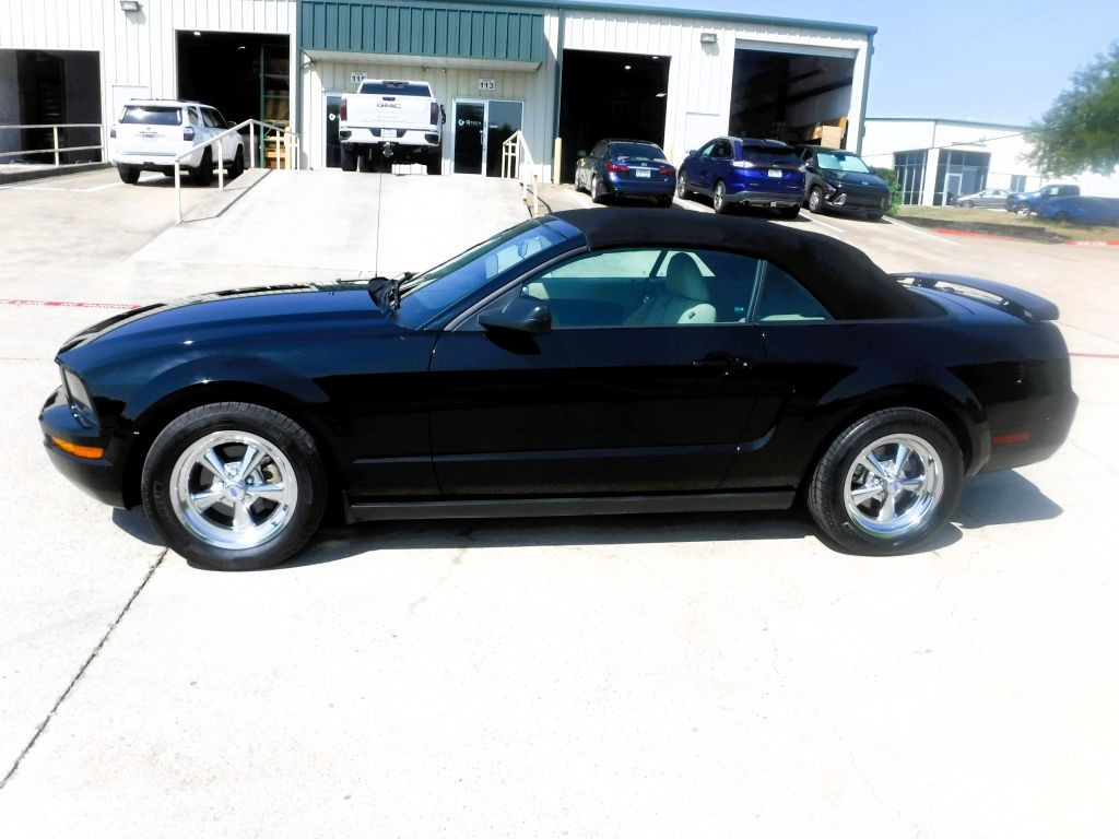 2008 Ford Mustang Image 11
