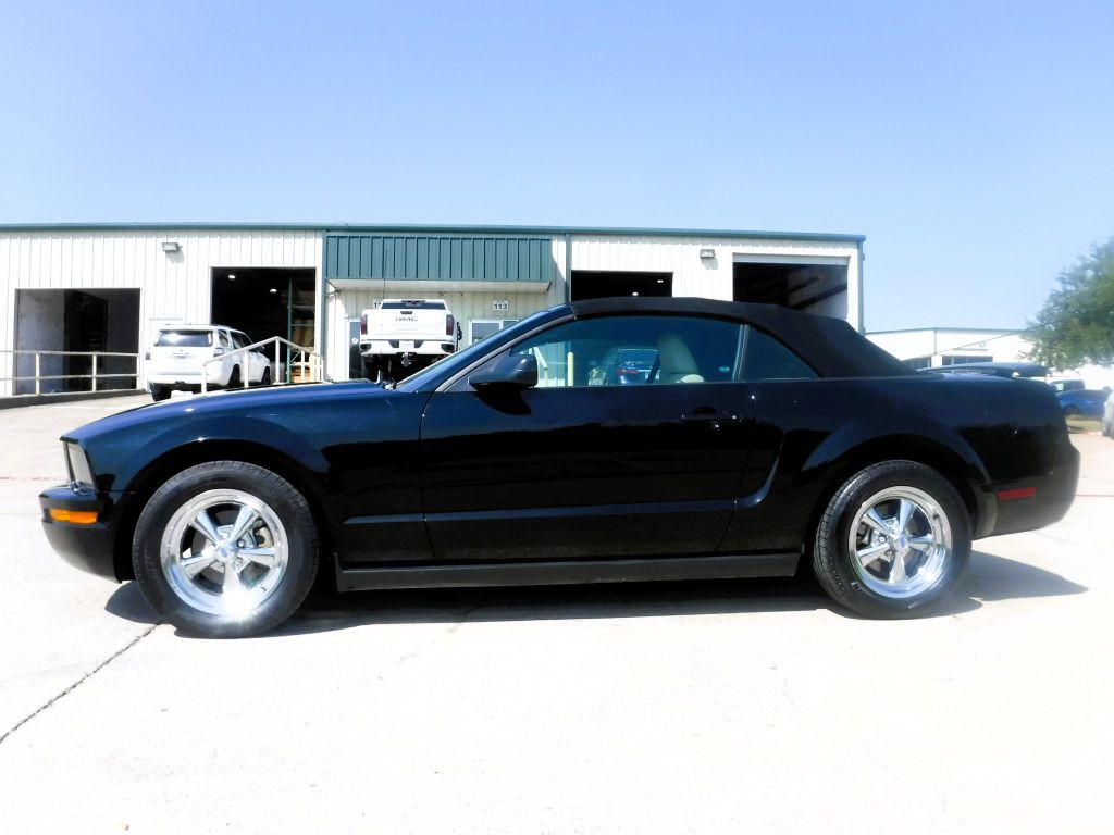 2008 Ford Mustang Image 12