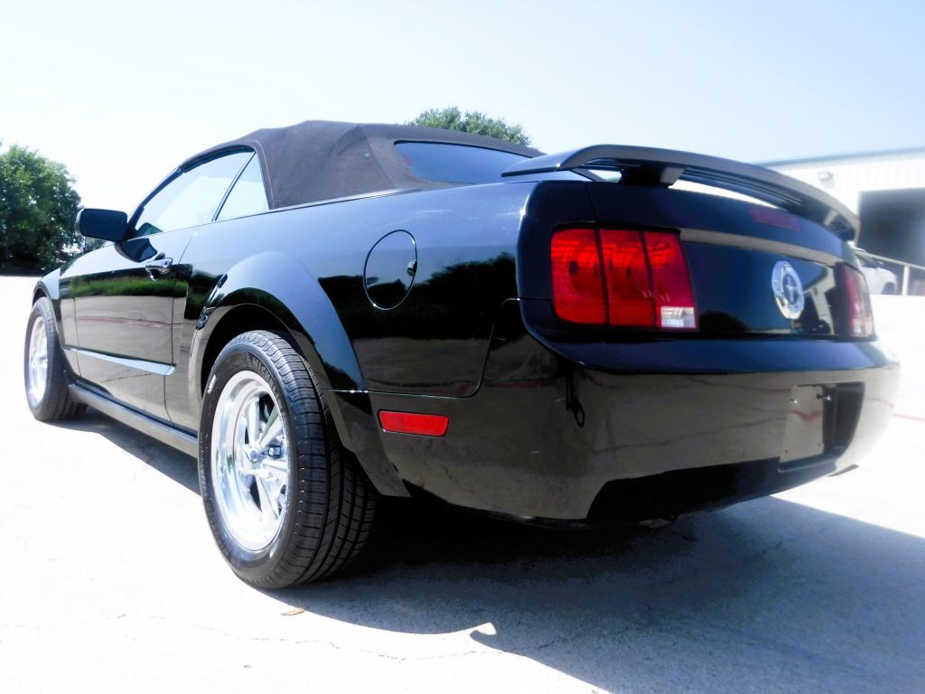 2008 Ford Mustang Image 14