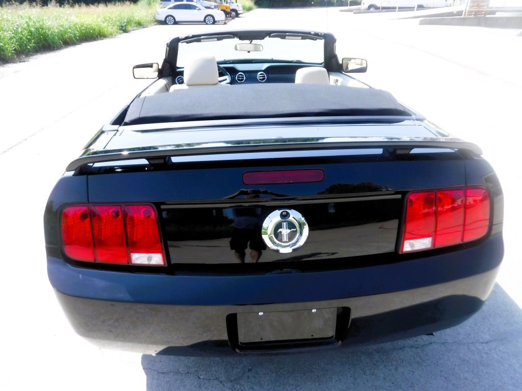 2008 Ford Mustang Image 22