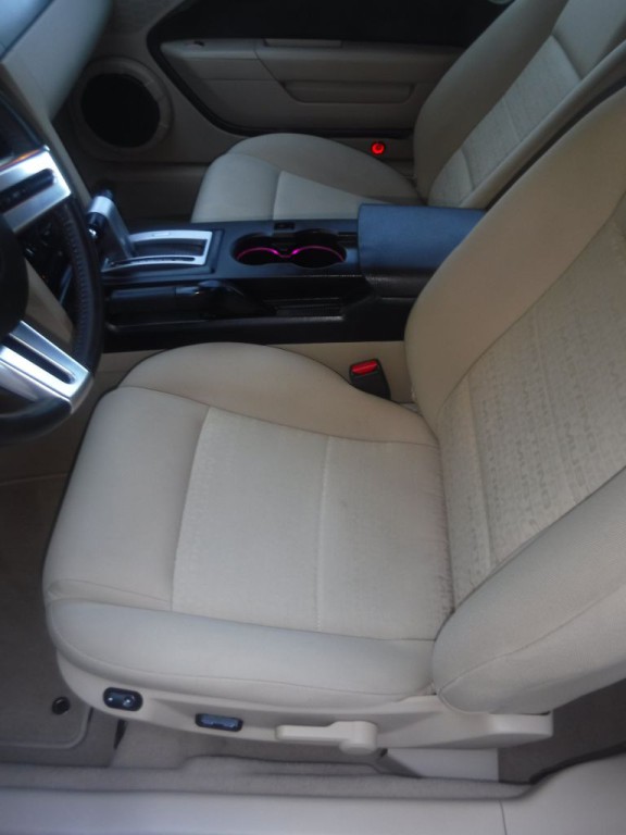 2008 Ford Mustang Image 34