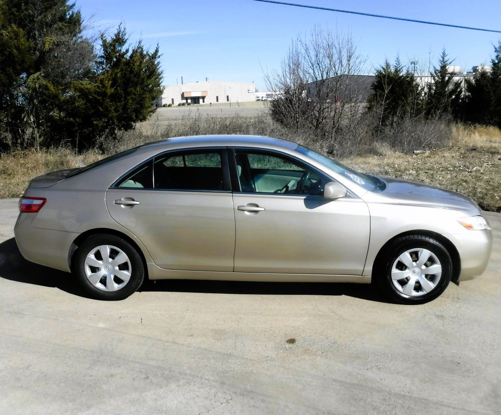 2009 Toyota Camry Image 2