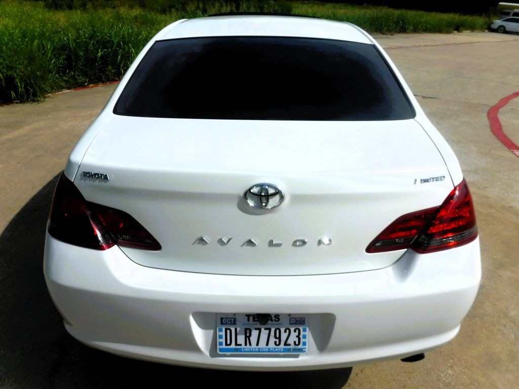 2008 Toyota Avalon Image 16