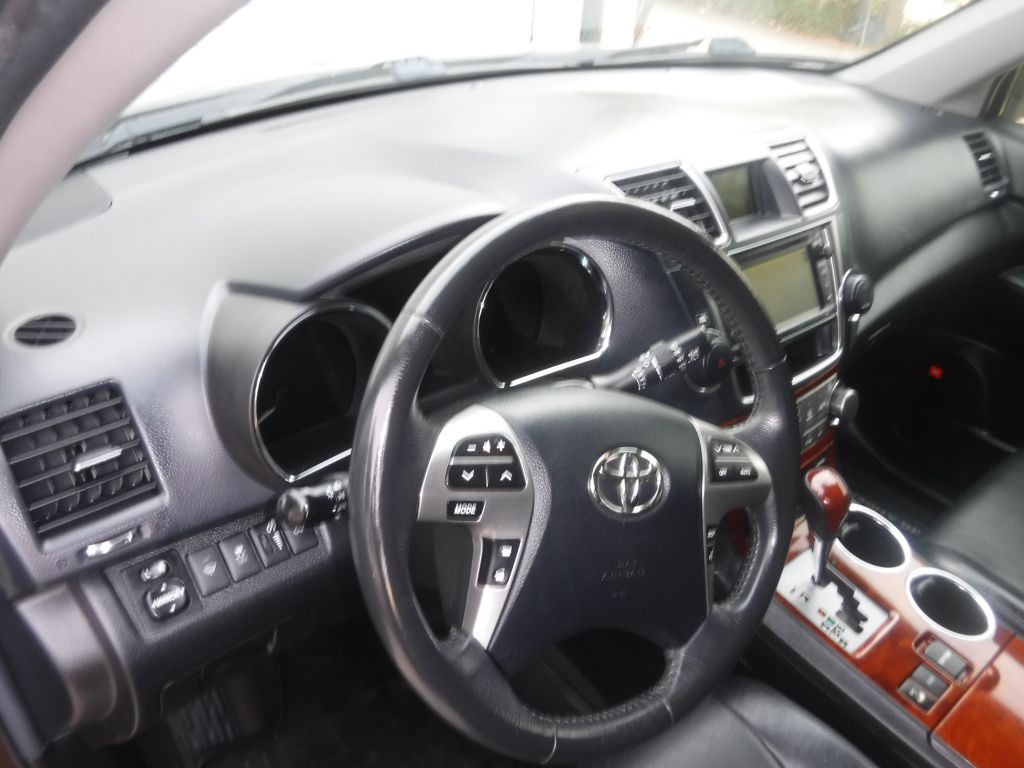 2013 Toyota Highlander Image 9