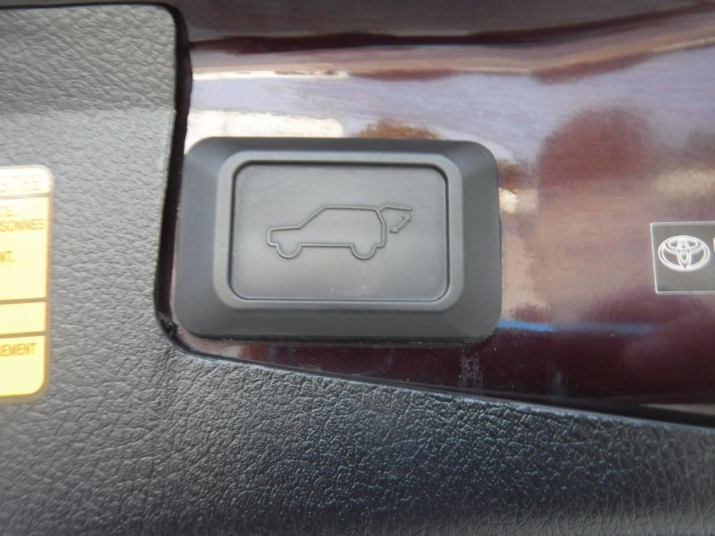 2013 Toyota Highlander Image 30