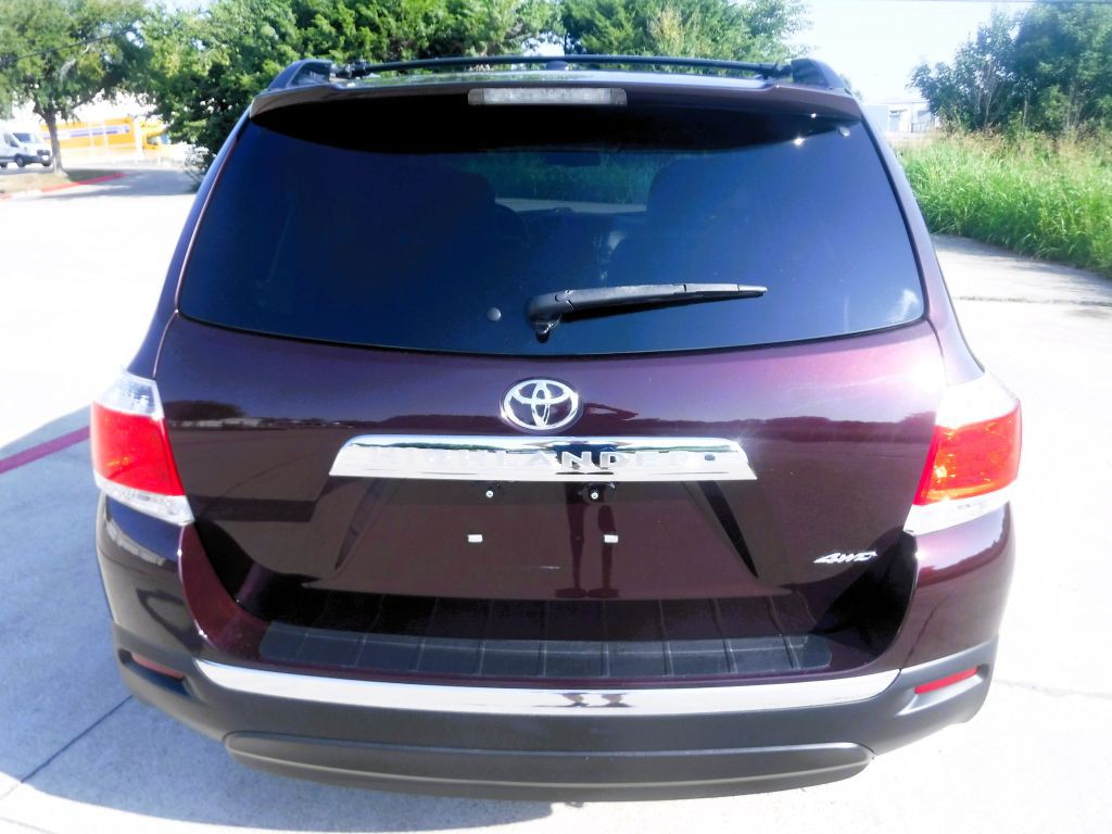 2013 Toyota Highlander Image 16