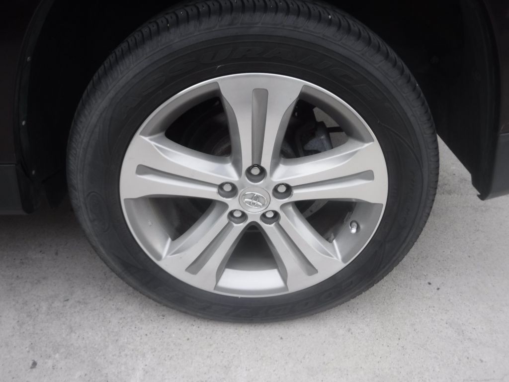 2013 Toyota Highlander Image 19