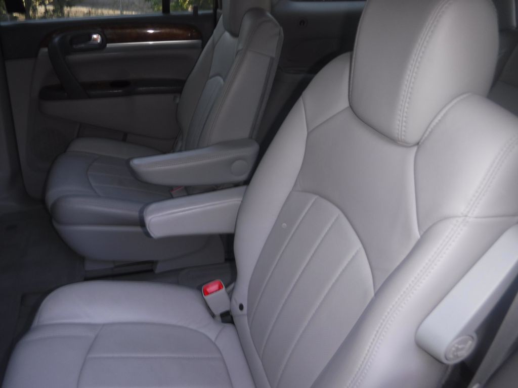 2008 Buick Enclave Image 31
