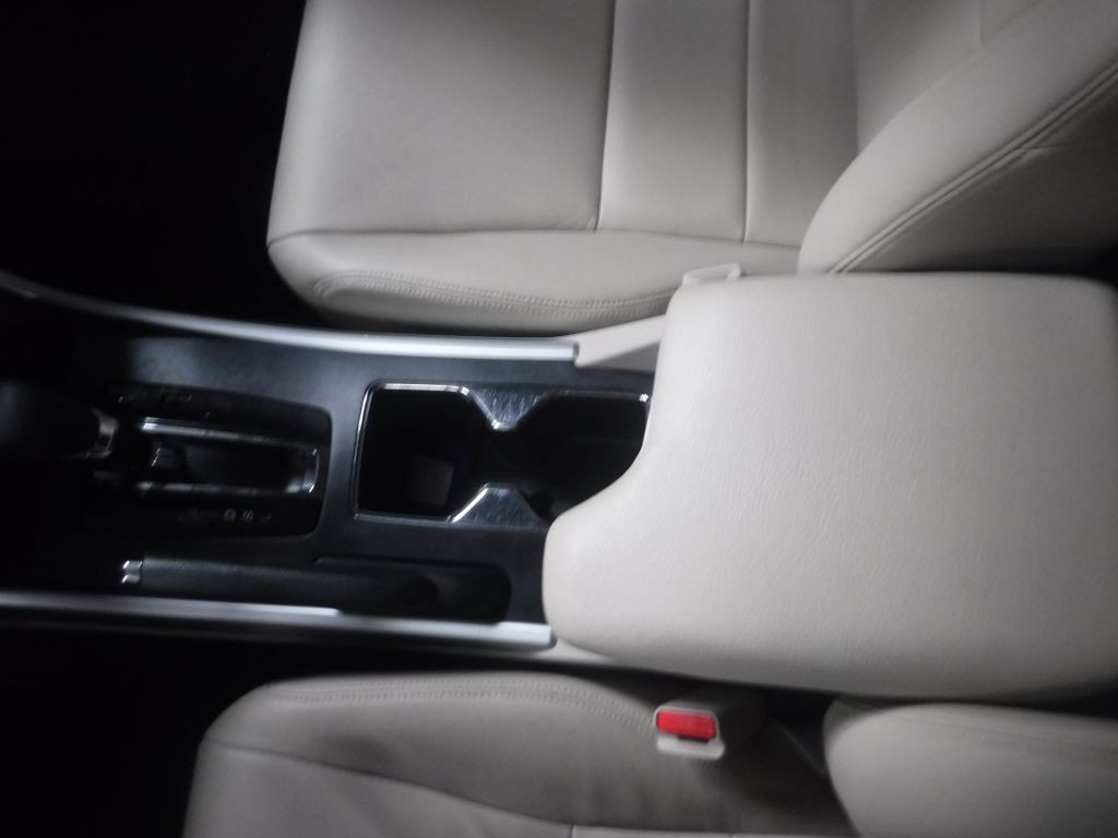 2014 Honda Accord Image 32