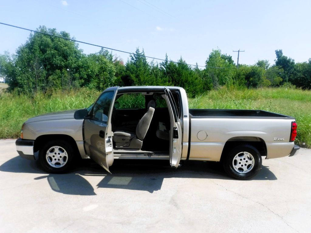 2004 Chevrolet Silverado 1500 Image 13