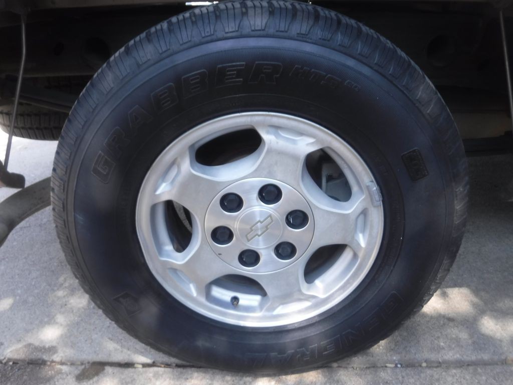 2004 Chevrolet Silverado 1500 Image 24