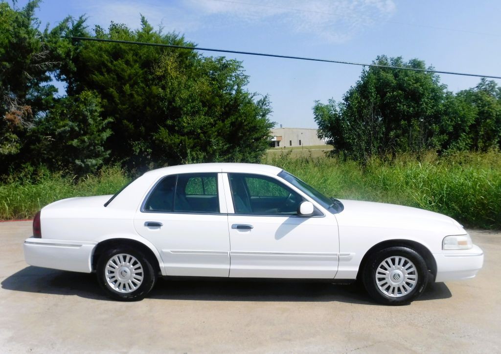 2007 Mercury Grand Marquis Image 4