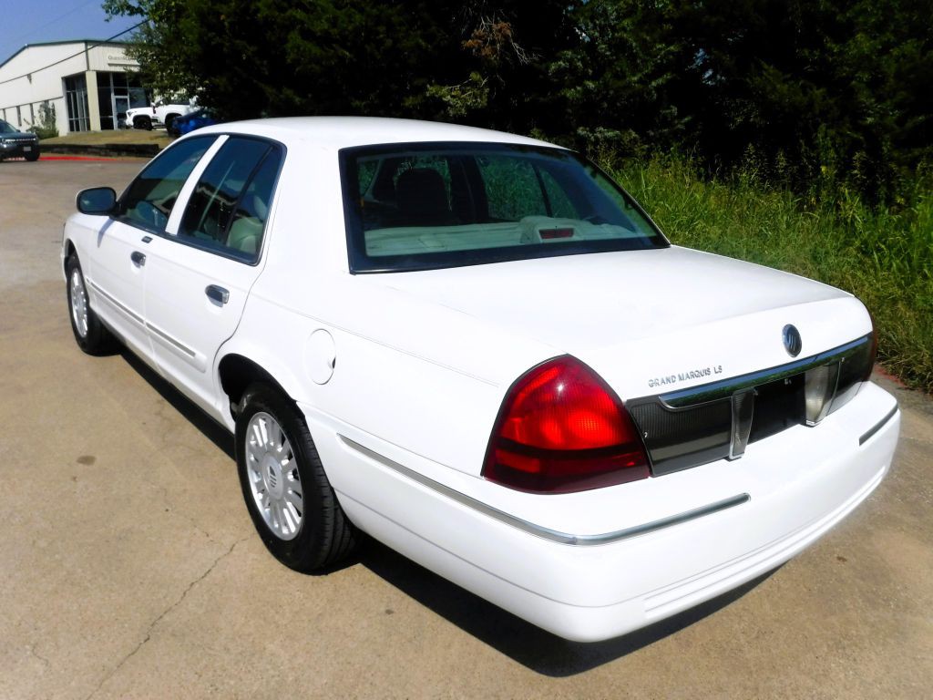 2007 Mercury Grand Marquis Image 12