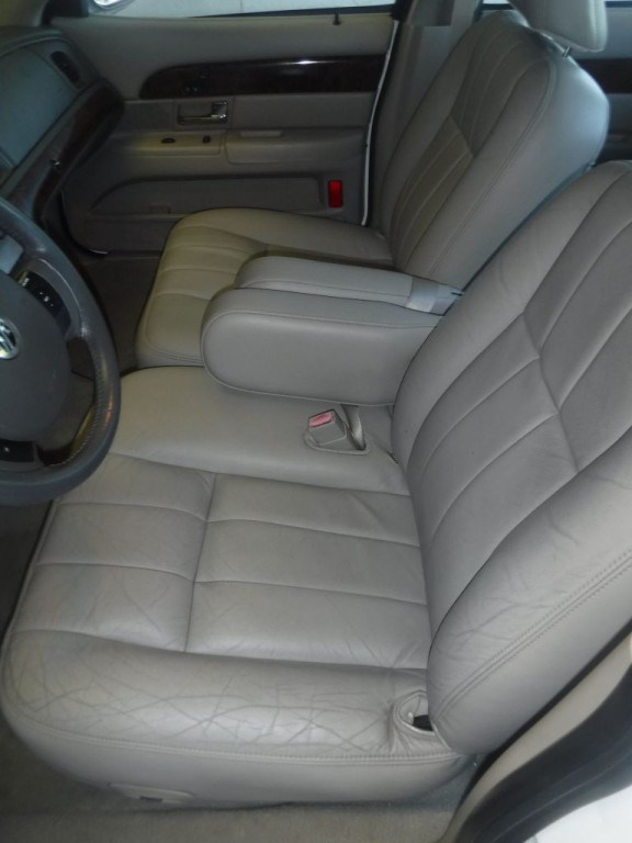 2007 Mercury Grand Marquis Image 24