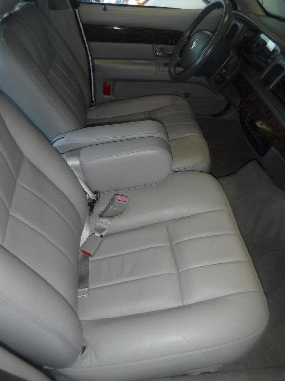 2007 Mercury Grand Marquis Image 25