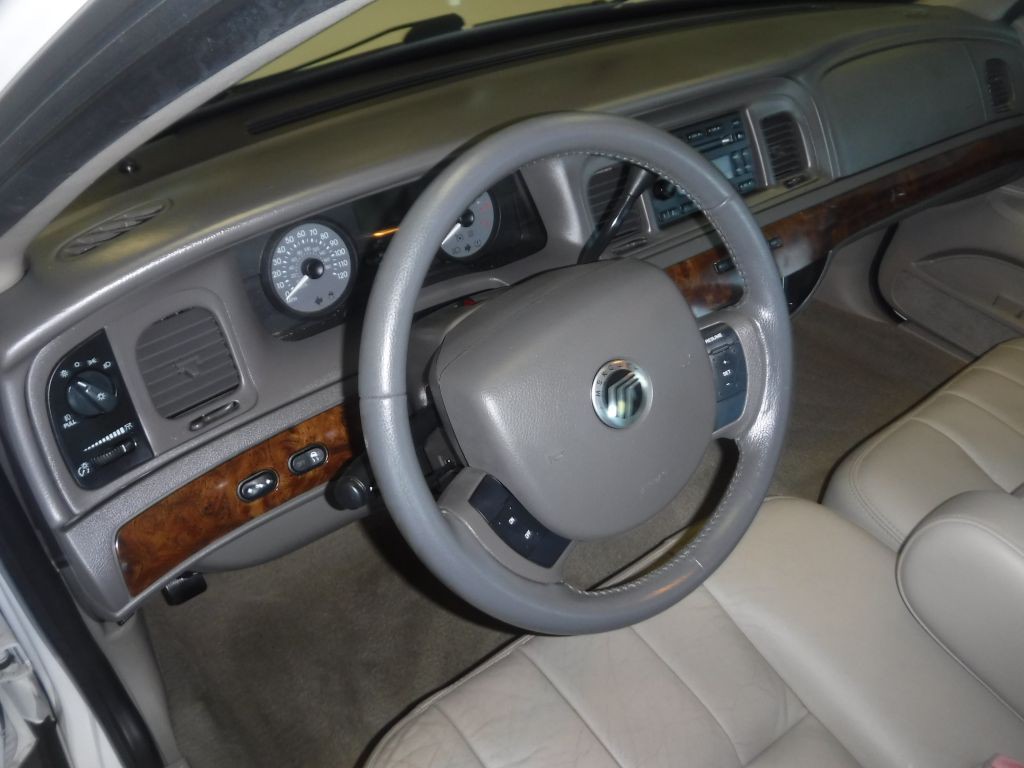 2007 Mercury Grand Marquis Image 28