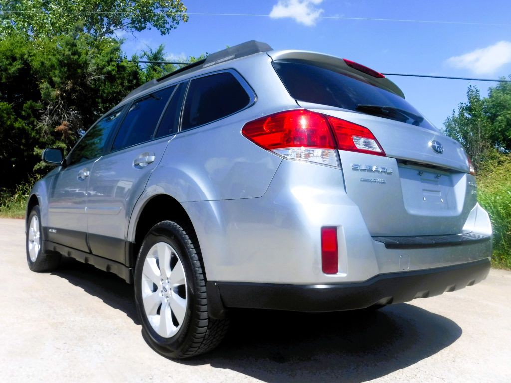2012 Subaru Outback Image 7