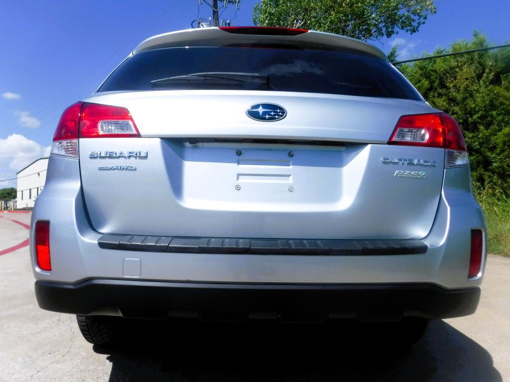 2012 Subaru Outback Image 17