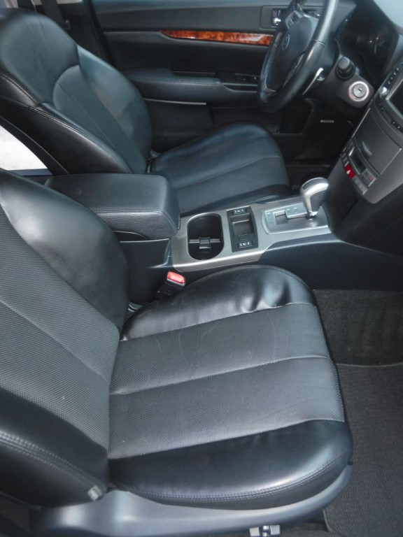 2012 Subaru Outback Image 25