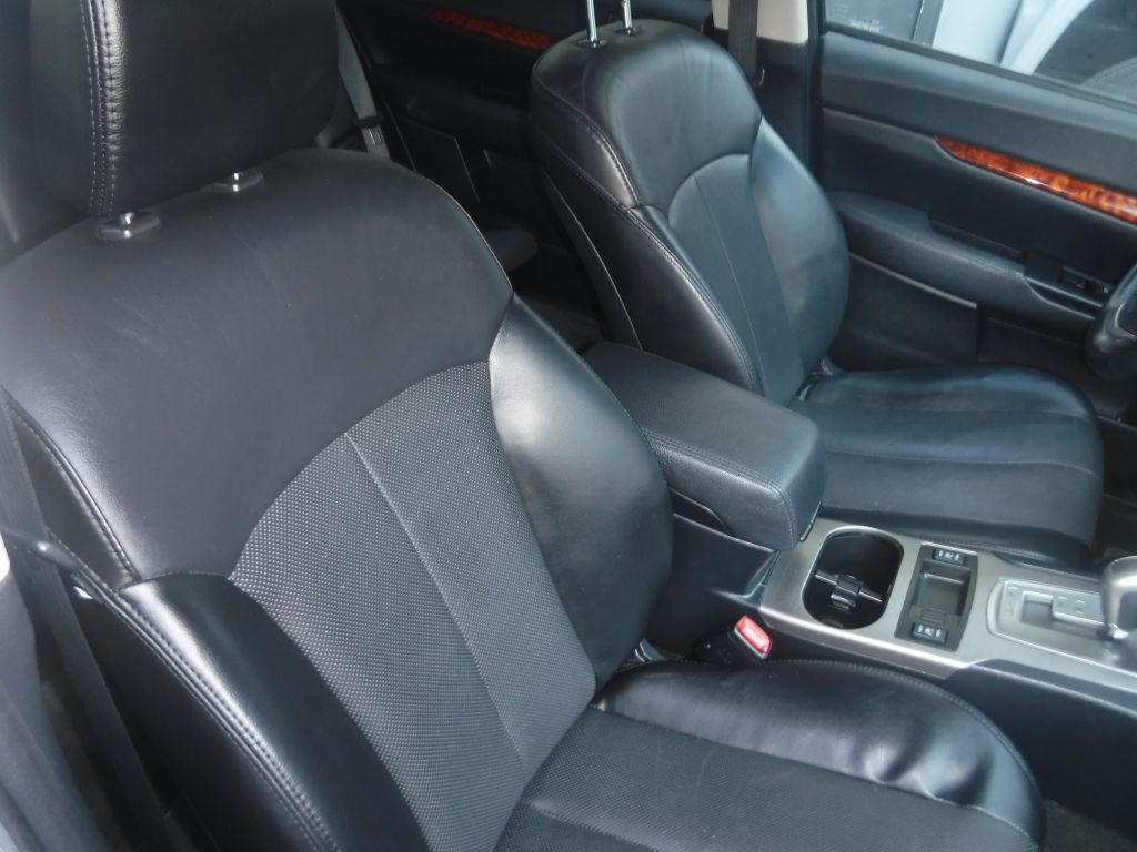 2012 Subaru Outback Image 27