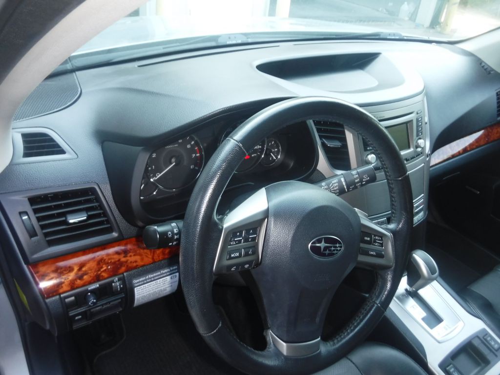 2012 Subaru Outback Image 28