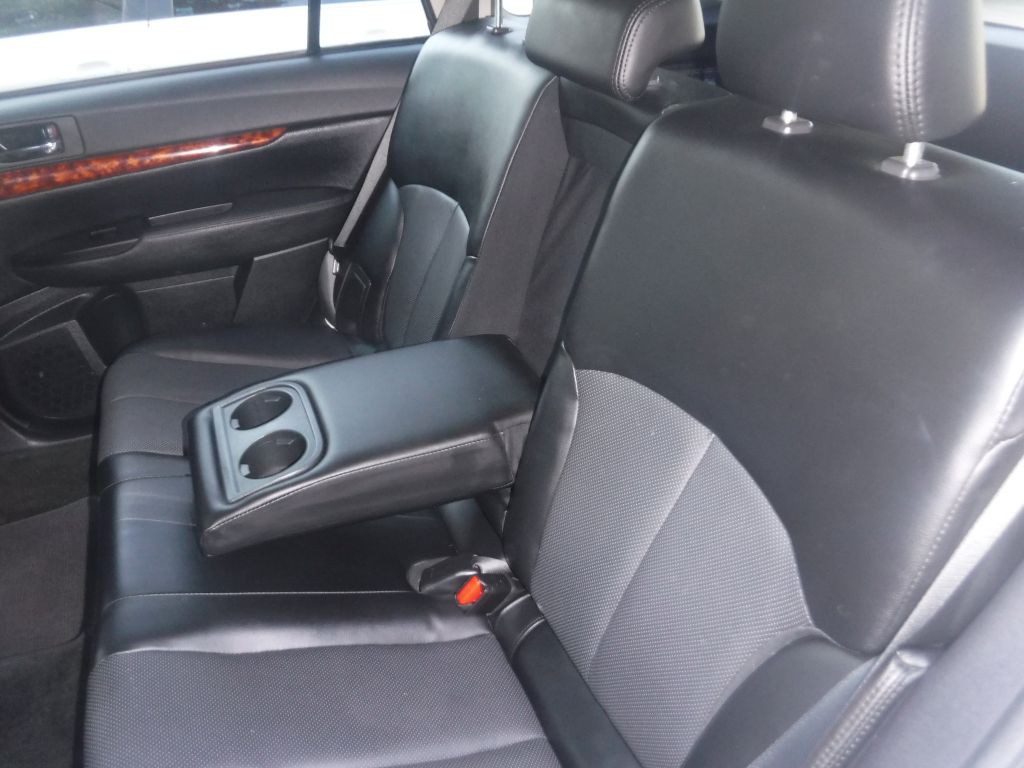 2012 Subaru Outback Image 32