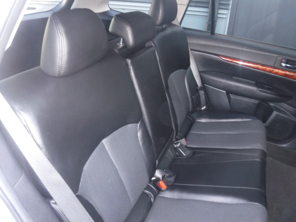 2012 Subaru Outback Image 33