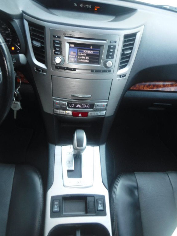 2012 Subaru Outback Image 35