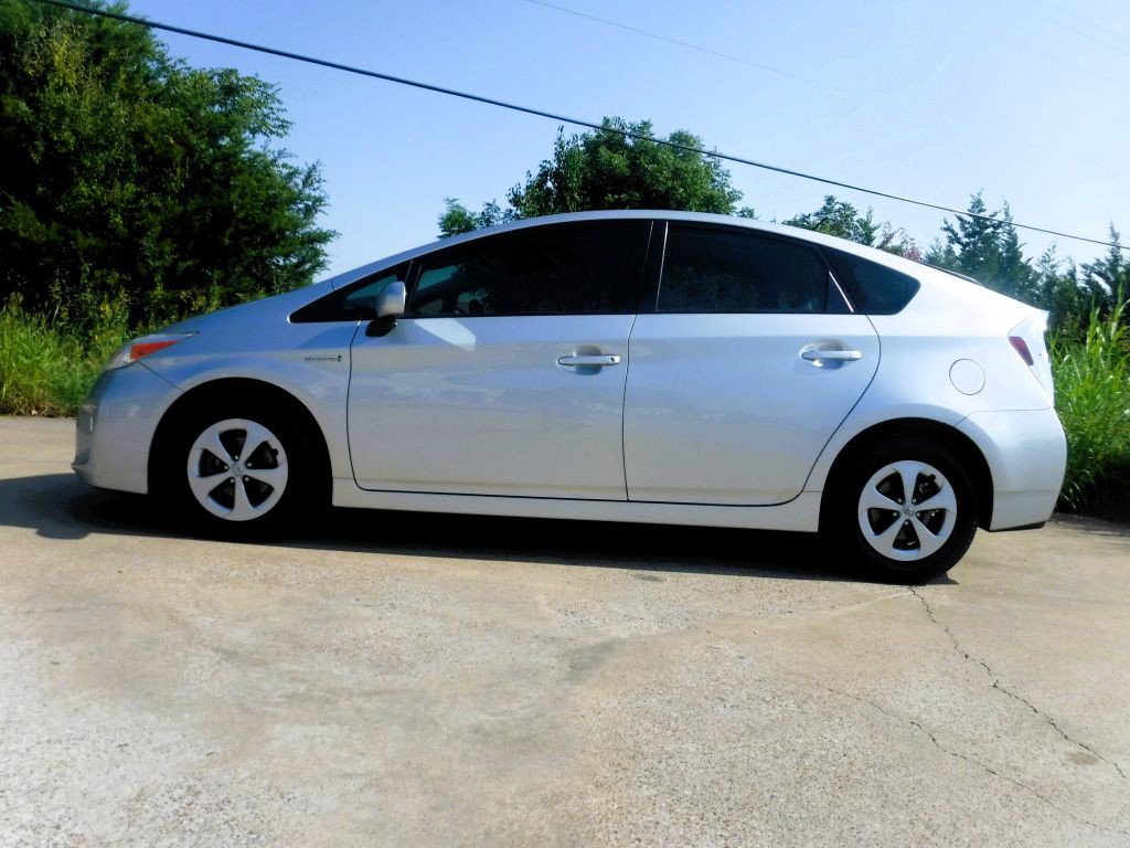 2012 Toyota Prius Image 11