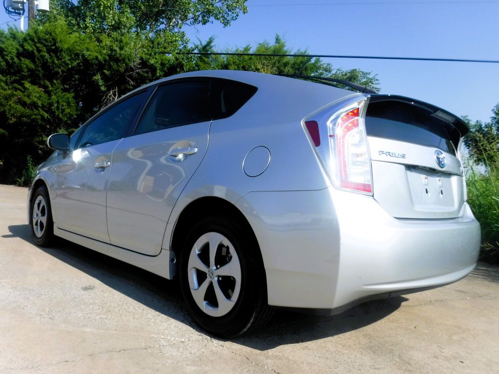 2012 Toyota Prius Image 13